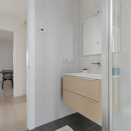 Guesthost - Lambrate Modern Flat With Terrace Μιλάνο
