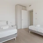 Guesthost - Lambrate Modern Flat With Terrace 公寓 *