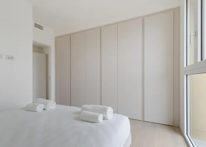 Guesthost - Lambrate Modern Flat With Terrace * Milano