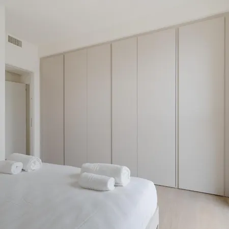 Guesthost - Lambrate Modern Flat With Terrace * Milan